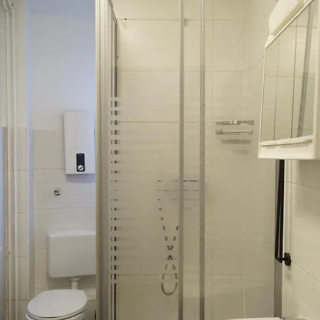 Dim Monteurzimmer Lägenhet